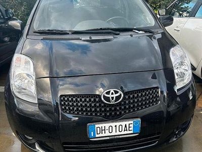 Usata Toyota Yaris Sol 90 CV (66 kW) 2007 Nero Utilitaria