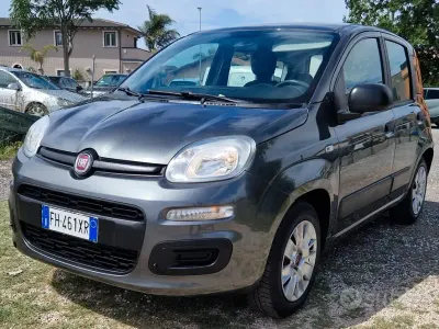 Usata Fiat Panda Lounge 69 CV (50 kW) 2017 Grigio Utilitaria