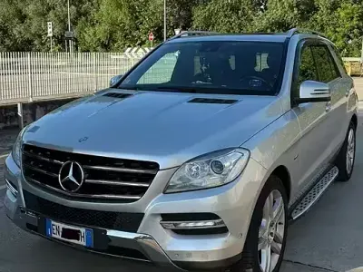 Usata Mercedes ML250 204 CV (150 kW) 2013 Grigio SUV