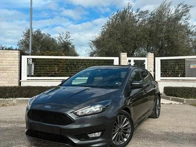 Usata Ford Focus ST-Line 120 CV (88 kW) 2017 Grigio Berlina