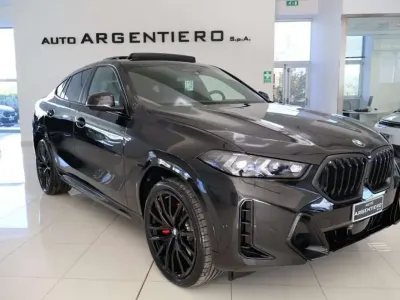 Usata BMW X6 M Sport 340 CV (250 kW) 2024 Black sapphire met SUV