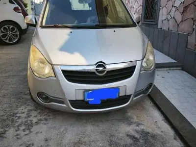 Usata Opel Agila 68 CV (50 kW) 2015 Utilitaria