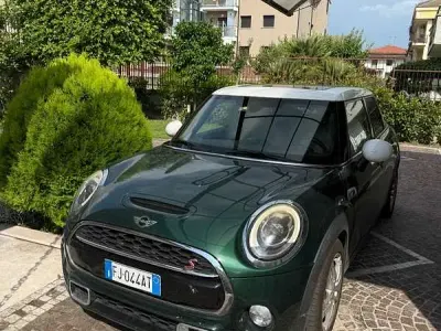 Usata Mini Cooper SD Hype 170 CV (125 kW) 2017 Verde Utilitaria