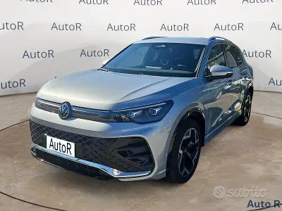 Usata VW Tiguan R-line 150 CV (110 kW) 2024 Grigio SUV