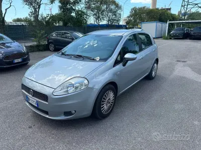 Usata Fiat Grande Punto Dynamic 65 CV (47 kW) 2008 Grigio Utilitaria