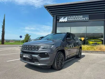 Usata Jeep Compass 241 CV (177 kW) 2022 Grigio SUV