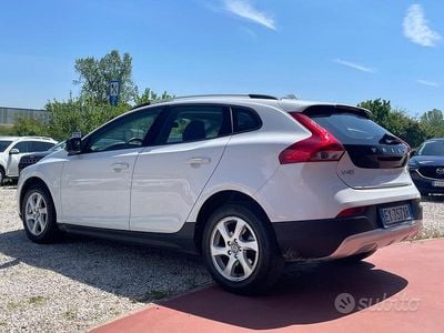 Usata Volvo V40 CC 114 CV (83 kW) 2015 Bianco Station wagon