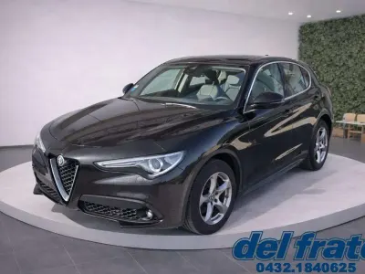 Usata Alfa Romeo Stelvio Super 180 CV (132 kW) 2018 Nero SUV
