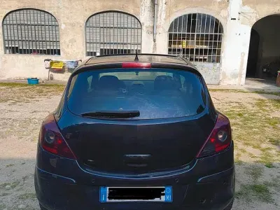 Usata Opel Corsa 75 CV (55 kW) 2008 Nero Utilitaria