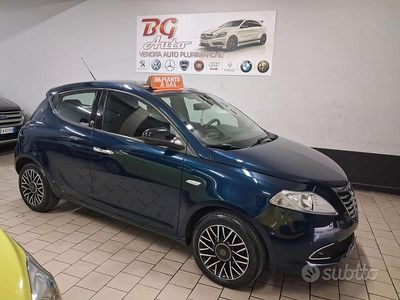 Usata Lancia Ypsilon 69 CV (50 kW) 2015 Blu Utilitaria