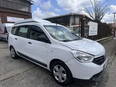 Usata Dacia Lodgy Lauréate 90 CV (66 kW) 2016 Bianco Monovolume
