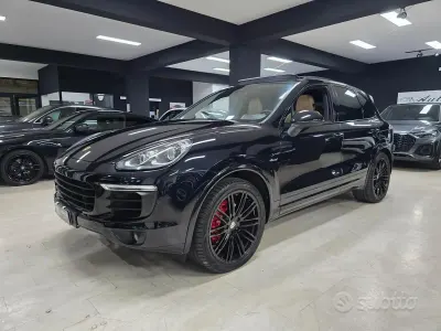 Usata Porsche Cayenne Platinum Edition 250 CV (183 kW) 2016 Nero SUV