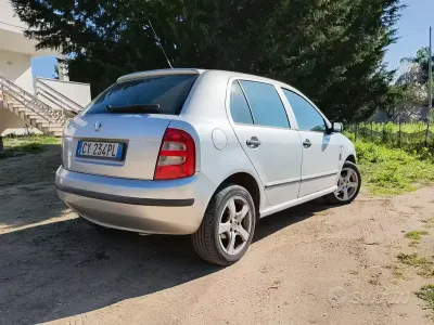 Usata Skoda Fabia 101 CV (74 kW) 2005 Grigio Berlina