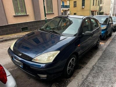 Usata Ford Focus 100 CV (73 kW) 2003 Blu Berlina