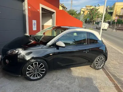 Usata Opel Adam Glam 69 CV (50 kW) 2018 Utilitaria