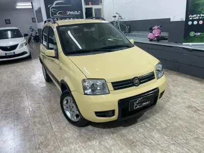 Occasion Fiat Panda Climbing 60 ch (44 kW) 2009 Jaune Citadine