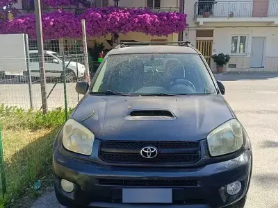 Usata Toyota RAV4 116 CV (85 kW) 2005 SUV