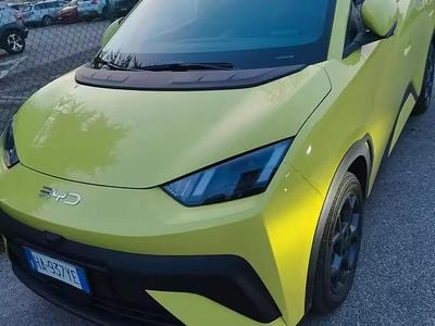 Nuova BYD Dolphin Surf Boost 2025 Verde Utilitaria