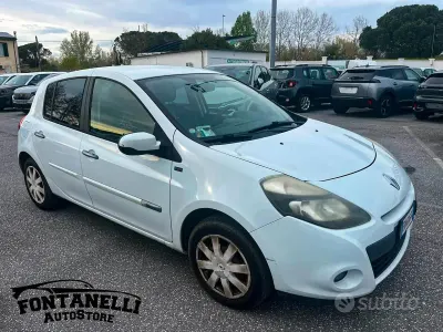 Usata Renault Clio IV Dynamique 75 CV (55 kW) 2012 Bianco Berlina