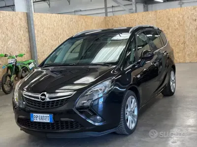 Usata Opel Zafira Tourer 131 CV (96 kW) 2012 Nero Monovolume