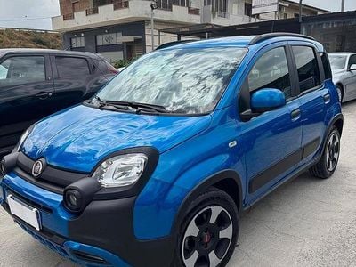 Usata Fiat Panda Cross Cross 70 CV (51 kW) 2023 Blu Utilitaria