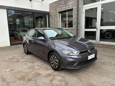 Usata VW Polo Life 95 CV (69 kW) 2023 Grigio Utilitaria