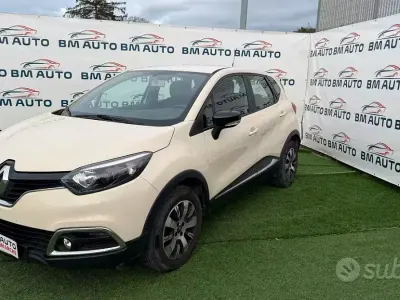Usata Renault Captur 90 CV (66 kW) 2017 Beige SUV