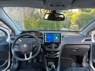 Usata Peugeot 208 82 CV (60 kW) 2012 Bianco Utilitaria