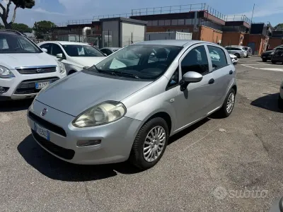 Usata Fiat Punto Lounge 77 CV (56 kW) 2016 Grigio Utilitaria