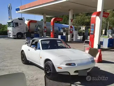 Usata Mazda MX5 116 CV (85 kW) 1992 Bianco Cabrio