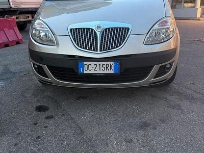 Usata Lancia Musa 2007 Giallo Monovolume