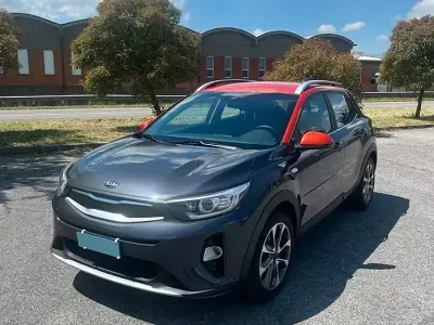 Usata Kia Stonic Urban 101 CV (74 kW) 2018 Grigio SUV