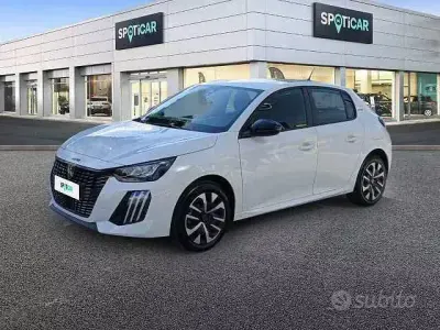 Usata Peugeot 208 Allure 101 CV (74 kW) 2024 Bianco Utilitaria