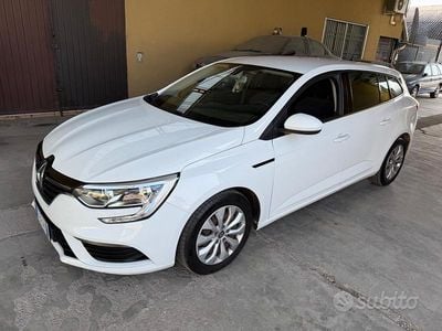 Usata Renault Mégane GrandTour 95 CV (69 kW) 2019 Bianco Station wagon