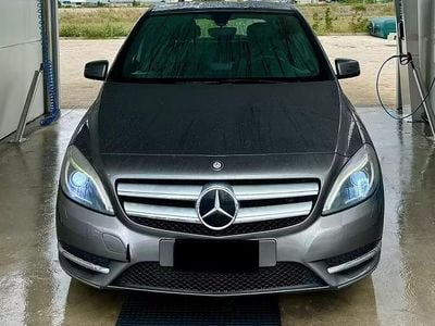 Usata Mercedes B180 109 CV (80 kW) 2012 Grigio Monovolume