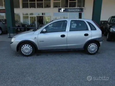 Usado Opel Corsa Comfort 65 HP (47 kW) 2002 Citadino