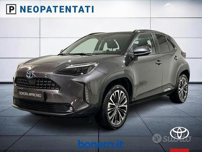 Begagnad Toyota Yaris Cross Lounge 116 HK (85 kW) 2023 Grå SUV