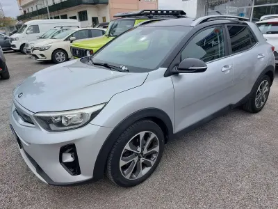 Usata Kia Stonic 110 CV (80 kW) 2018 Argento SUV