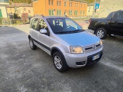 Gebraucht Fiat Panda 4x4 Climbing 75 PS (55 kW) 2011 Silber Kleinwagen