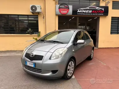Second-hand Toyota Yaris Sol 69 CP (50 kW) 2006 Gri Berlinǎ