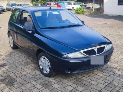Usata Lancia Ypsilon 60 CV (44 kW) 1998 Bluazzurro Utilitaria