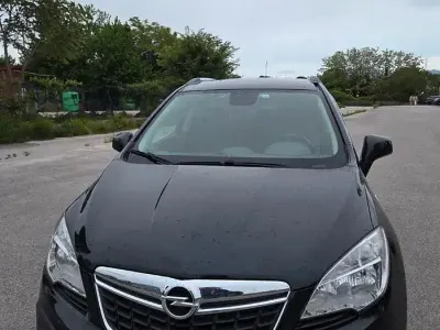 Usado Opel Mokka Cosmo 131 CV (96 kW) 2013 Negro SUV