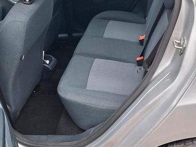 Usata Ford Fiesta 68 CV (50 kW) 2010 Grigio Berlina