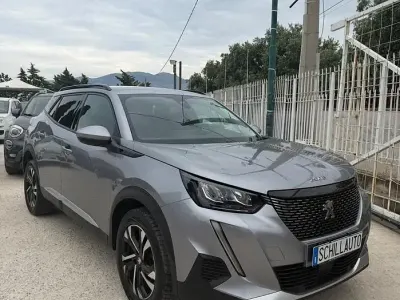 Usata Peugeot 2008 Allure 110 CV (80 kW) 2022 Grigio SUV