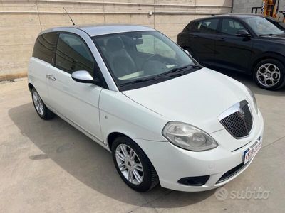 usata Lancia Ypsilon 1.3 Mjt Platino BICOLOR/Pelle FULL