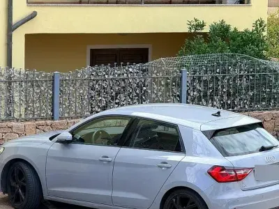 Usata Audi A1 110 CV (80 kW) 2022 Grigio SUV