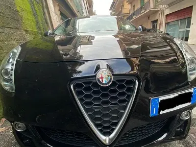 Usata Alfa Romeo Giulietta Distinctive 120 CV (88 kW) 2016 Nero Utilitaria
