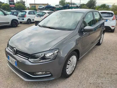 Usado VW Polo Business 75 CV (55 kW) 2017 Gris Berlina