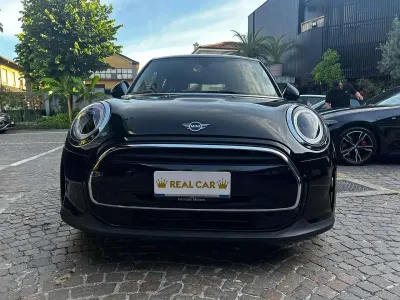Usata Mini Cooper Classic 136 CV (100 kW) 2022 Nero ossidiana Utilitaria