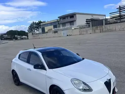 Usata Alfa Romeo Giulietta 105 CV (77 kW) 2013 Utilitaria
